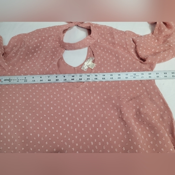 BAND OF GYPSIES Women's Size Small Blush Swiss Dot Bell Sleeve V-neck Blouse - Picture 3 of 12